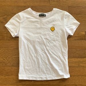 Popular 21 girls XS white tee with smiley face patch